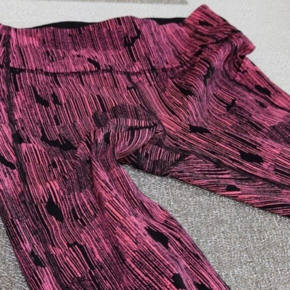 Lululemon Pace Rival leggings pockets - Picture 10 of 10